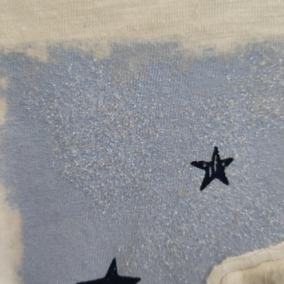 Cute white and blue hedgehog t-shirt - Picture 3 of 4